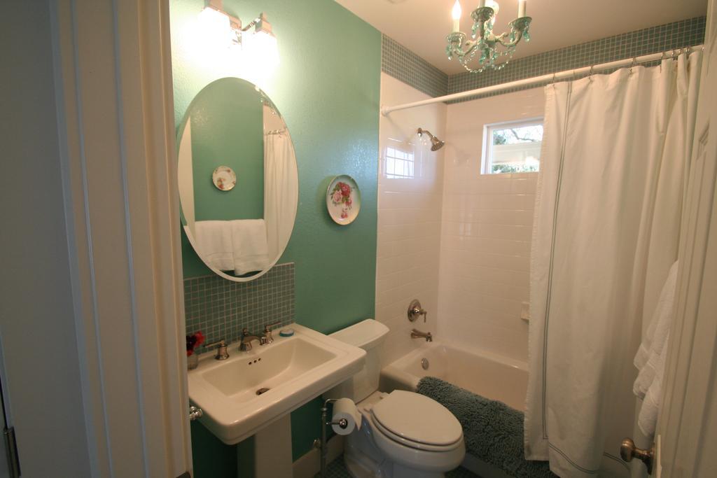 Manchaca Bear Creek Cottage מראה חיצוני תמונה