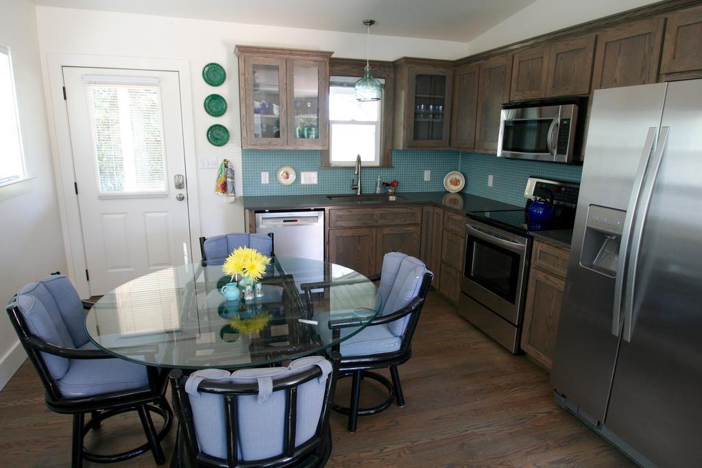 Manchaca Bear Creek Cottage מראה חיצוני תמונה