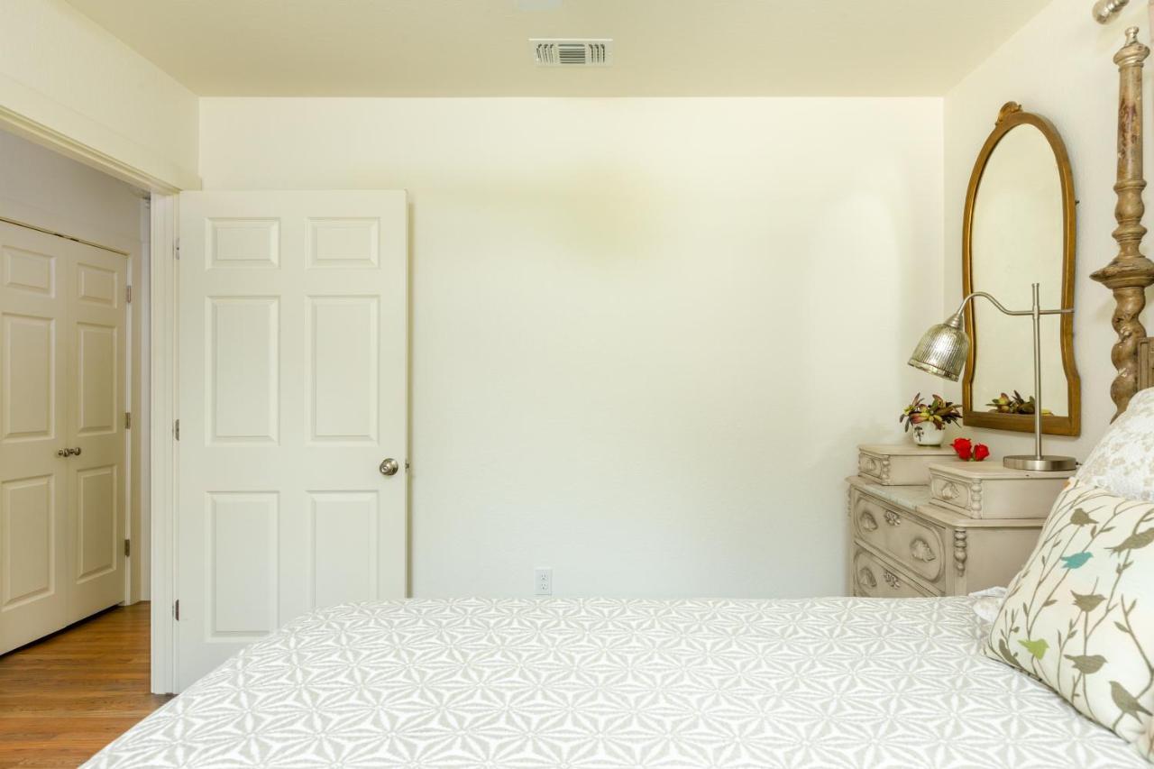 Manchaca Bear Creek Cottage מראה חיצוני תמונה